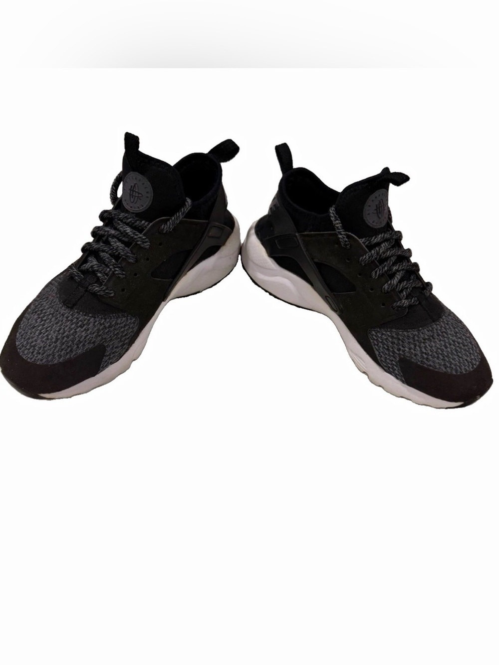 Nike Men's Black and Gray Low-Top Knit Sneakers